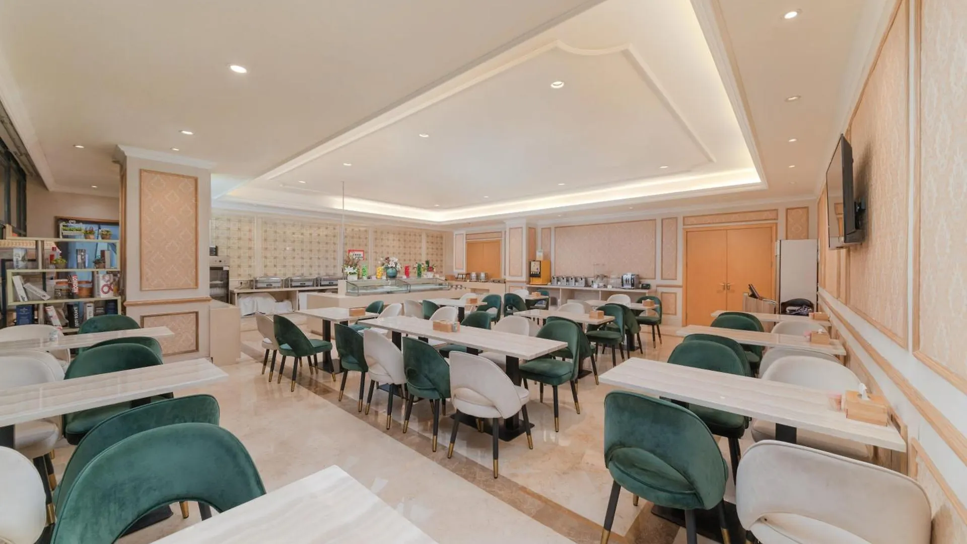 ***  Vienna Hotel Shenzhen Fuyong Subway Station China