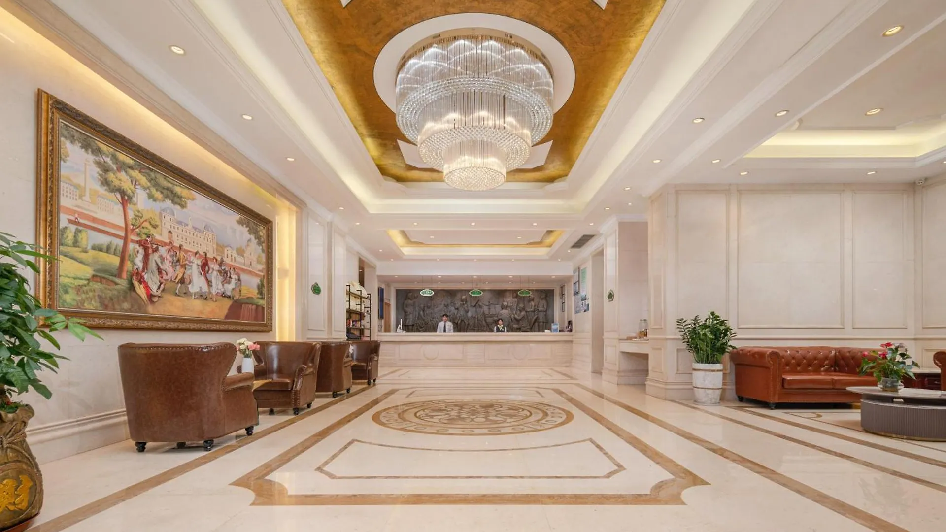 Vienna Hotel Shenzhen Fuyong Subway Station