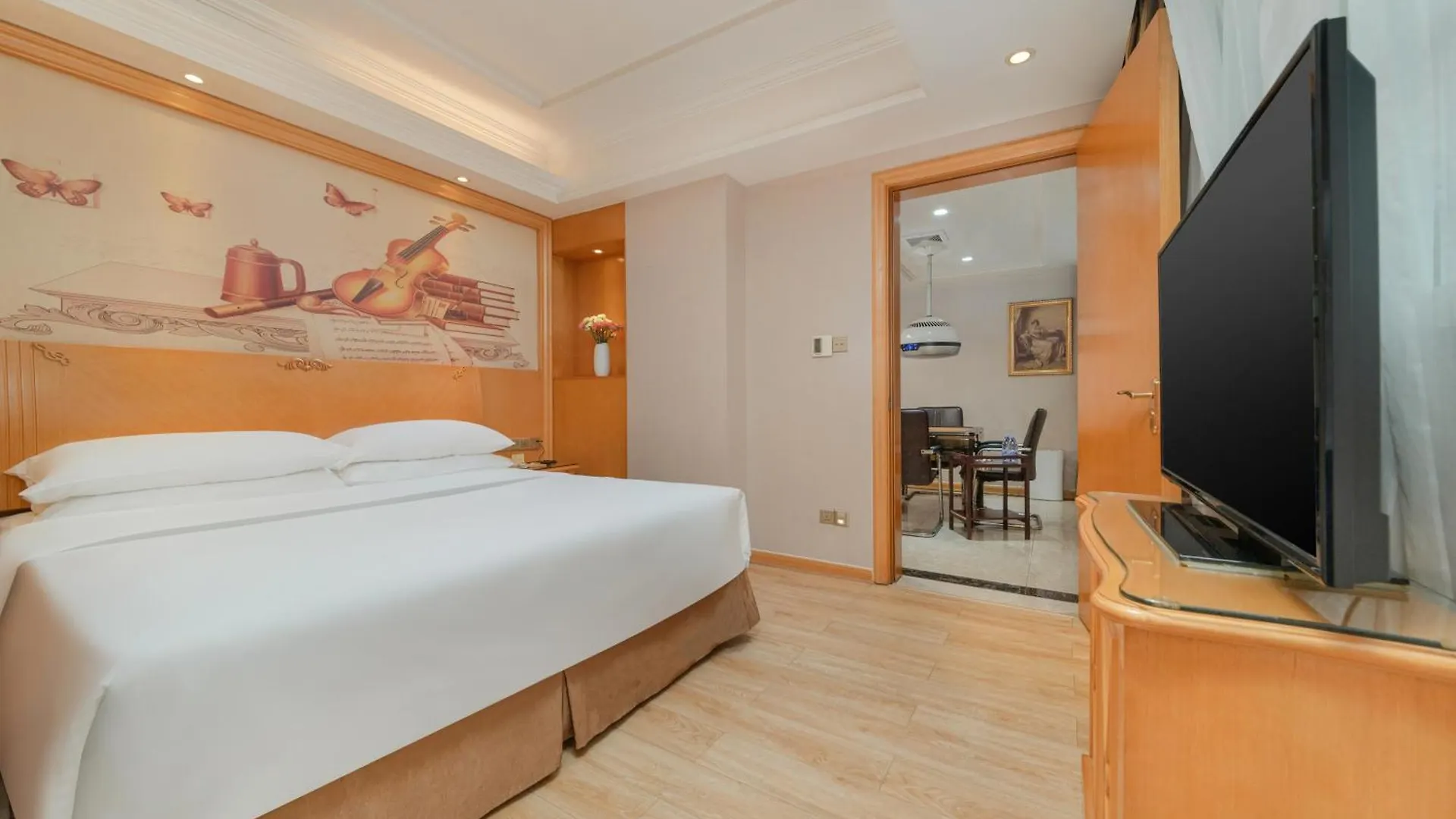 Vienna Hotel Shenzhen Fuyong Subway Station 3*,  China