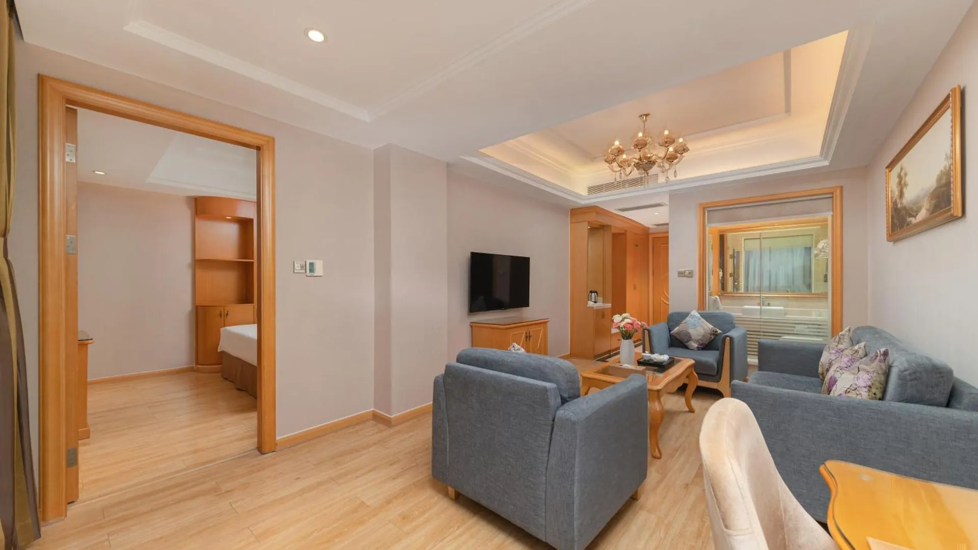 Vienna Hotel Shenzhen Fuyong Subway Station 3*,  China