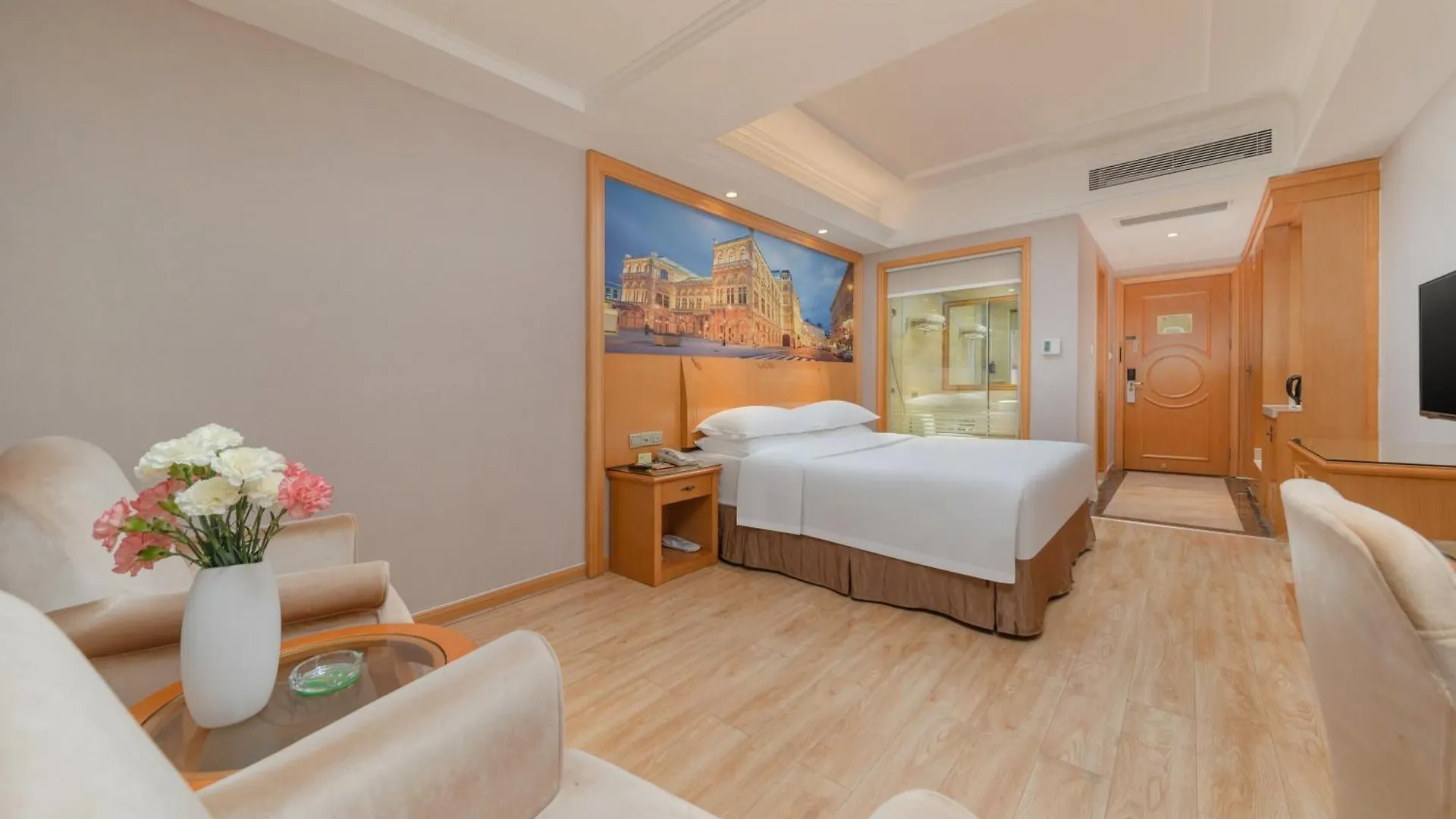 ***  Vienna Hotel Shenzhen Fuyong Subway Station China