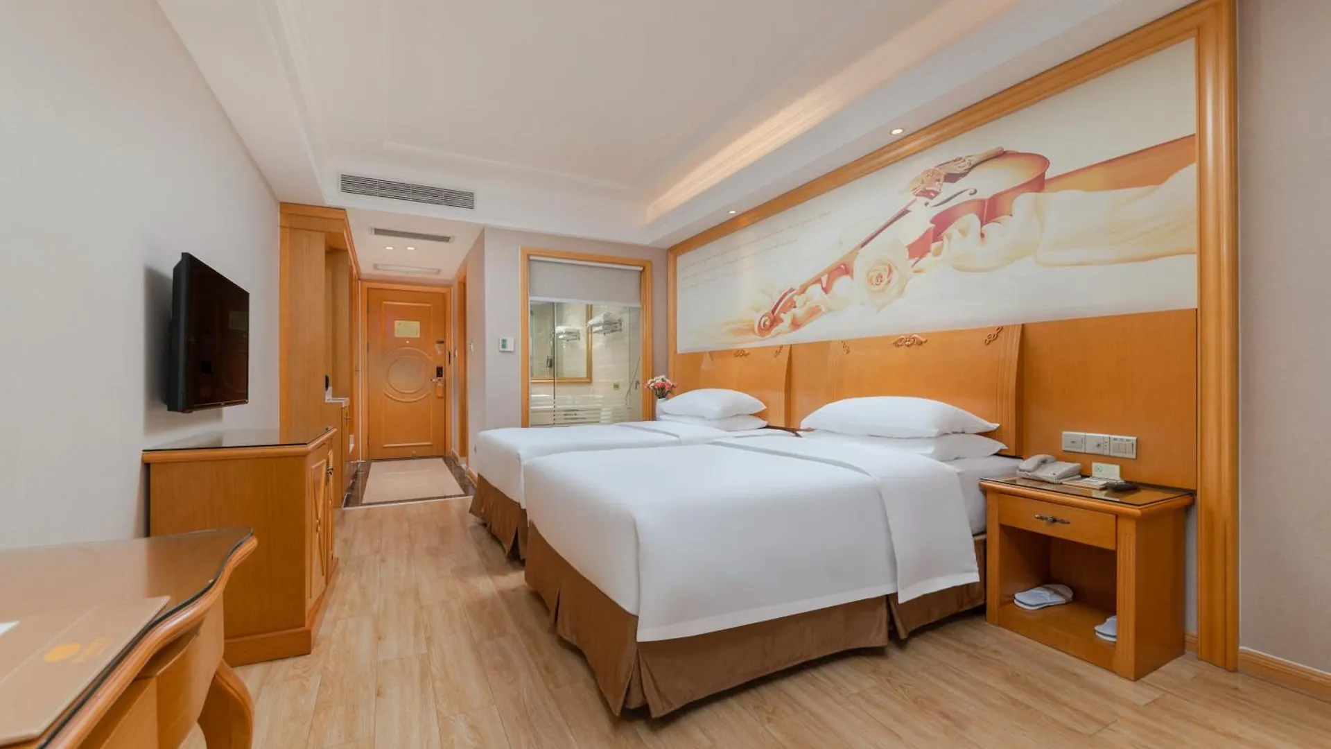 Vienna Hotel Shenzhen Fuyong Subway Station
